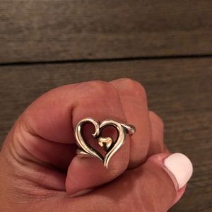 Name Avery heart ring